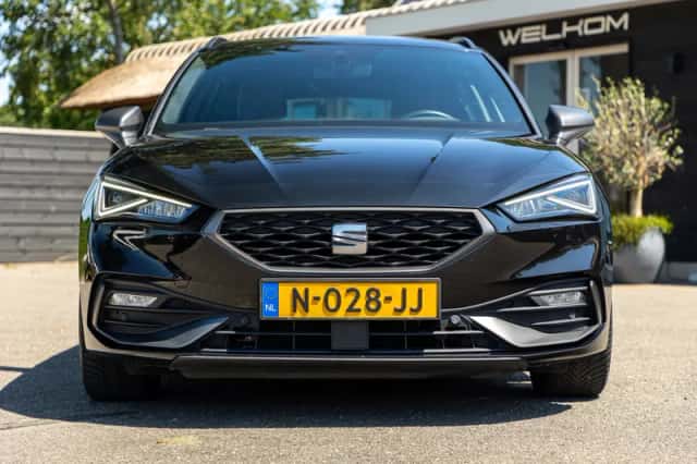 SEAT Leon Sportstourer (2021) thumbnail 4