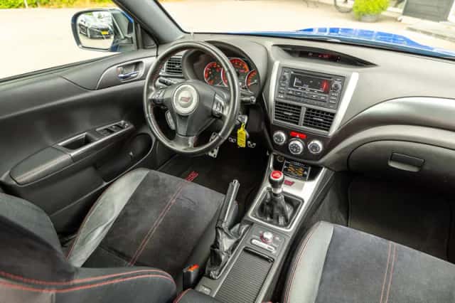 Subaru WRX STI (2012) thumbnail 2