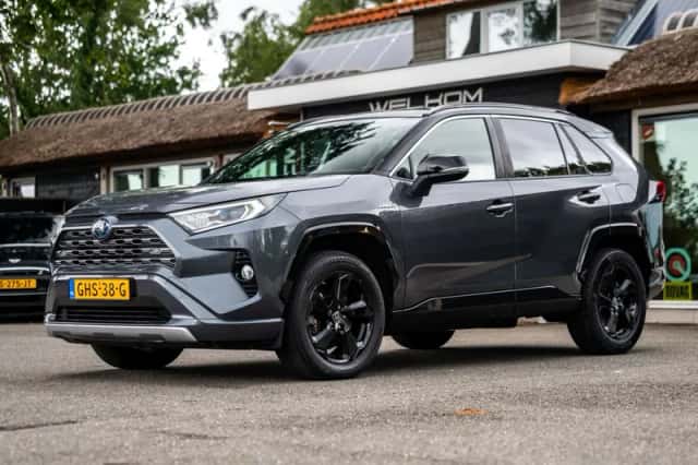 Toyota RAV4 (2021) thumbnail 5
