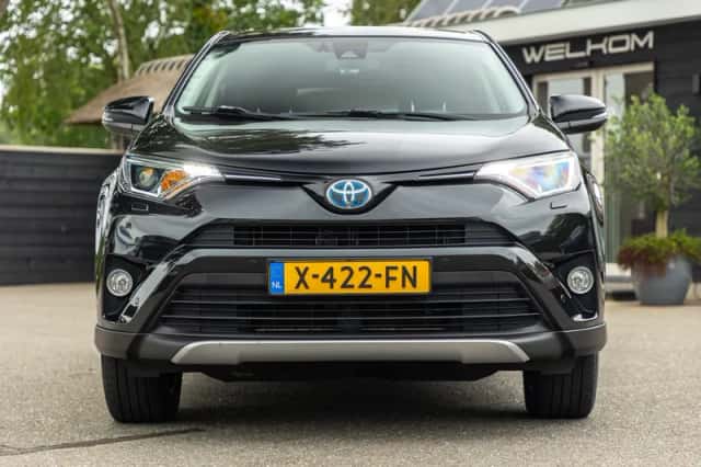 Toyota RAV4 (2017) thumbnail 6