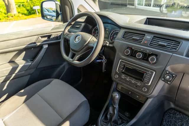 Volkswagen Caddy (2017) thumbnail 2