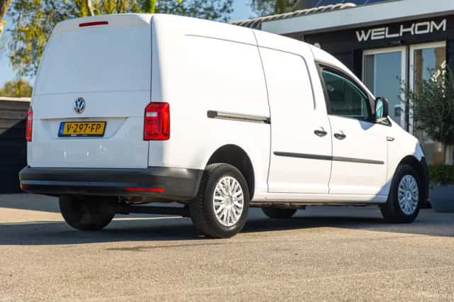 Volkswagen Caddy (2017) thumbnail 3