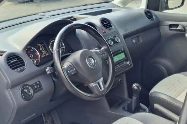 Volkswagen Caddy (2014) thumbnail 2