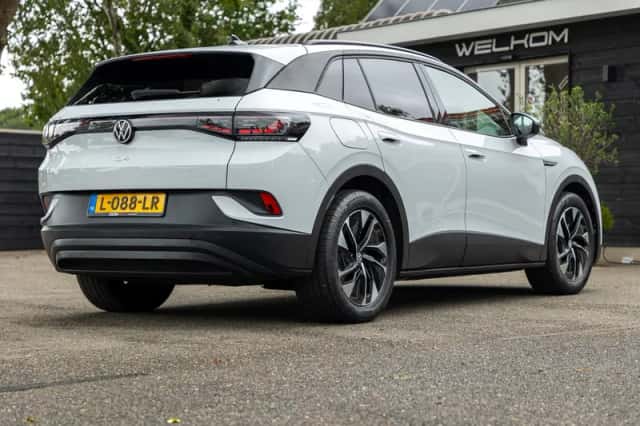 Volkswagen ID.4 (2021) thumbnail 3