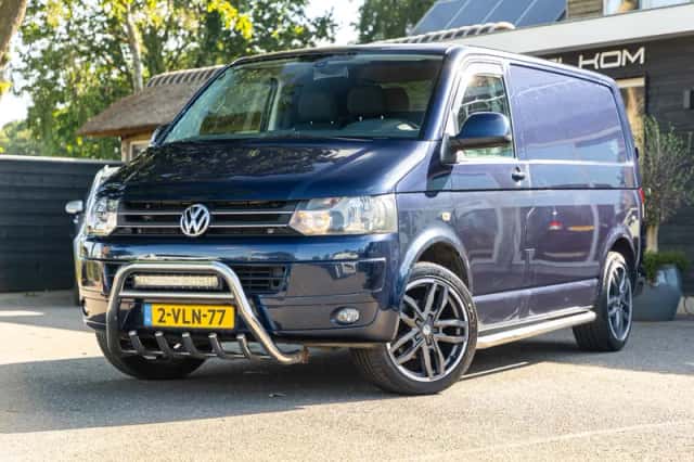 Volkswagen Transporter (2011) thumbnail 1