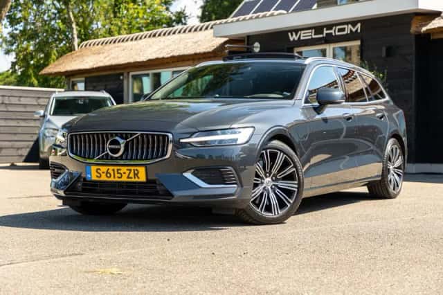 Volvo V60 (2019) thumbnail 1