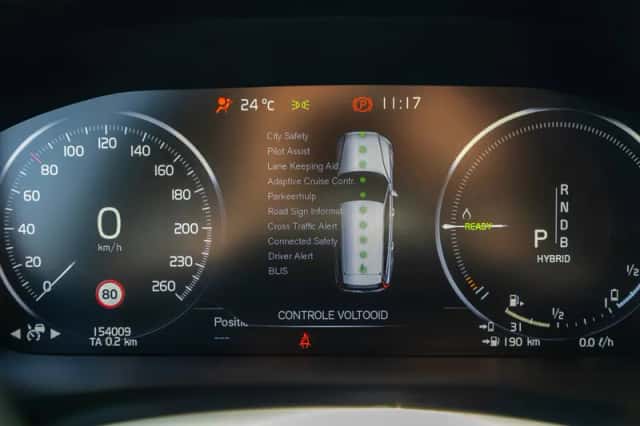 Volvo V60 (2019) thumbnail 5