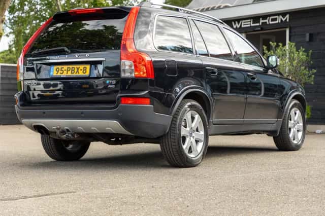 Volvo XC90 (2011) thumbnail 3