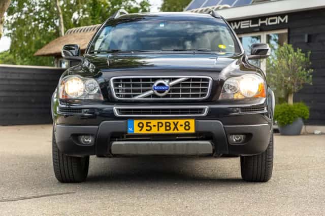 Volvo XC90 (2011) thumbnail 5