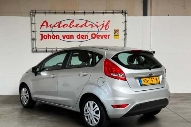 Ford Fiesta (2012) thumbnail 5