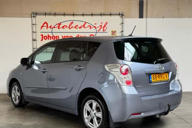 Toyota Verso (2010) thumbnail 5