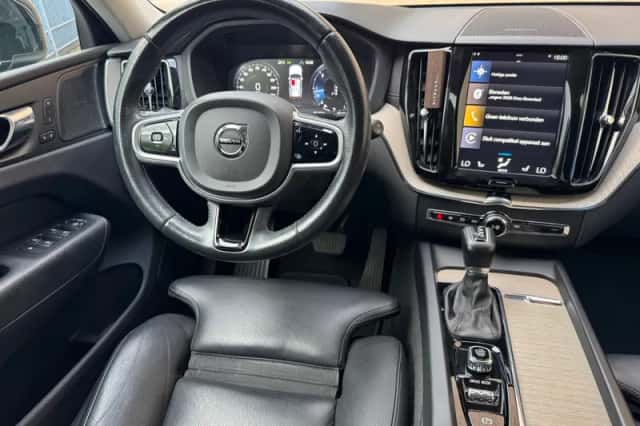 Volvo XC60 (2018) thumbnail 6