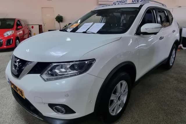 Nissan X-Trail (2014) thumbnail 1