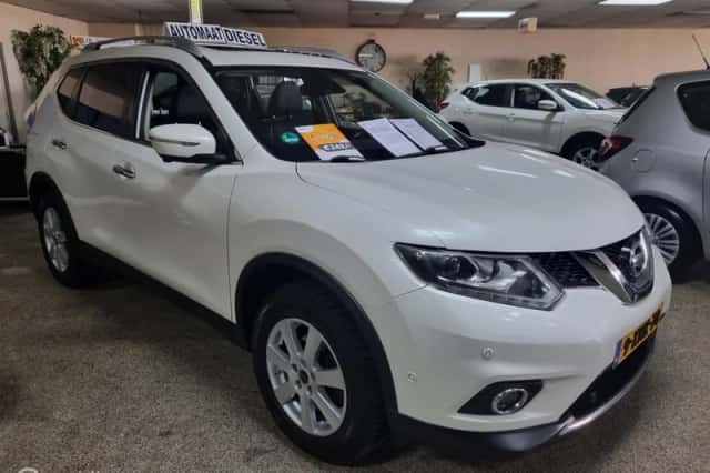 Nissan X-Trail (2014) thumbnail 2