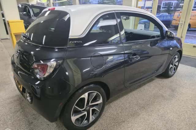 Opel Adam (2015) thumbnail 4
