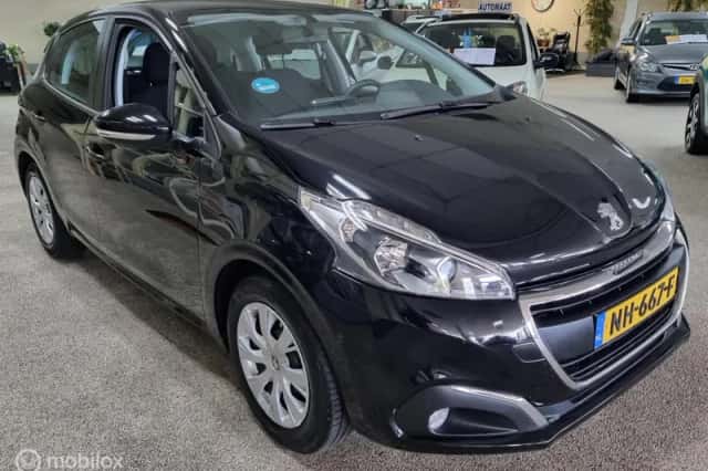 Peugeot 208 (2017) thumbnail 3