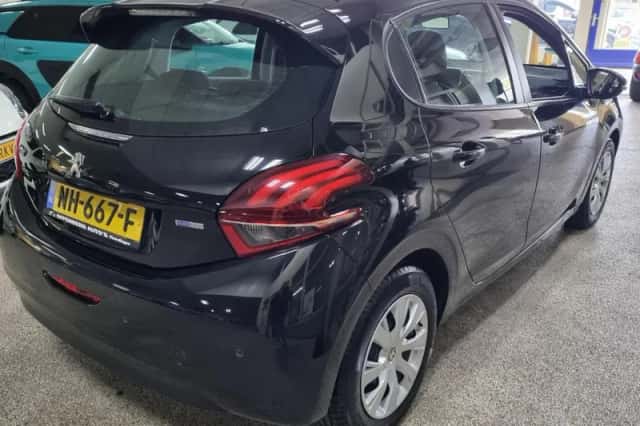Peugeot 208 (2017) thumbnail 5