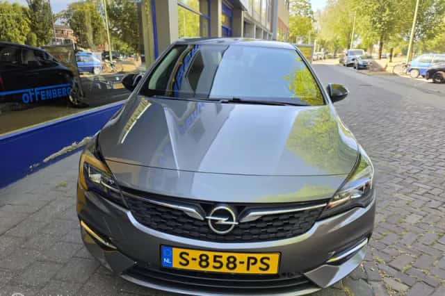 Opel Astra (2021) thumbnail 2
