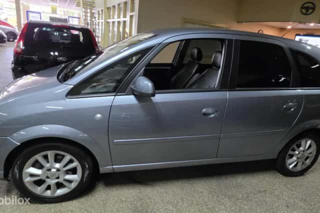 Opel Meriva (2010) thumbnail 4