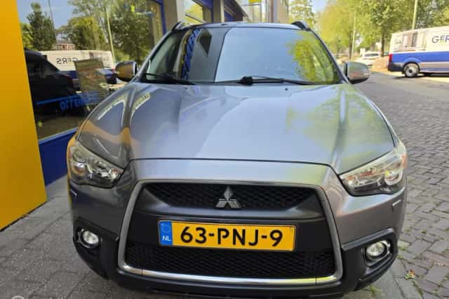 Mitsubishi ASX (2011) thumbnail 2