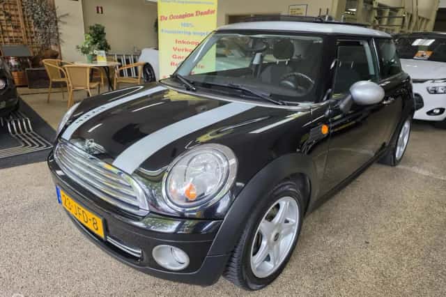MINI Cooper (2009) thumbnail 1