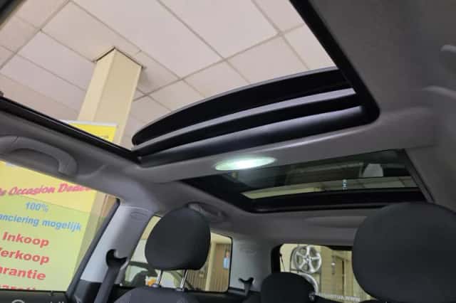 MINI Cooper (2009) thumbnail 6