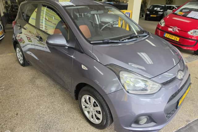 Hyundai i10 (2017) thumbnail 2