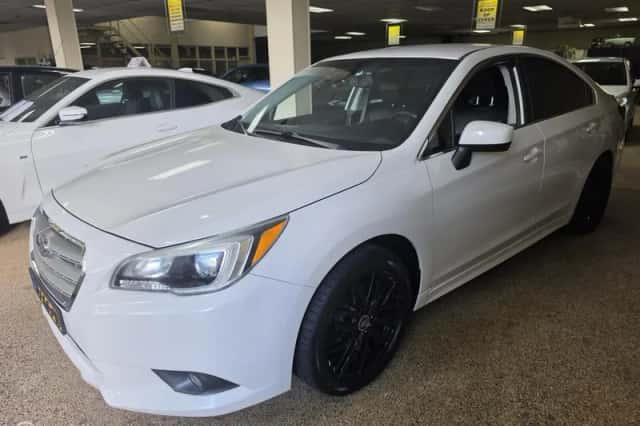 Subaru Legacy (2015) thumbnail 2