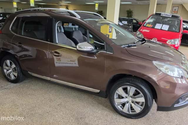 Peugeot 2008 (2014) thumbnail 5