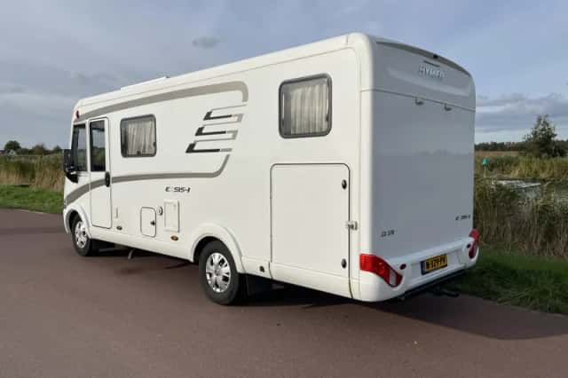 Hymer Exsis-i (2015) thumbnail 2