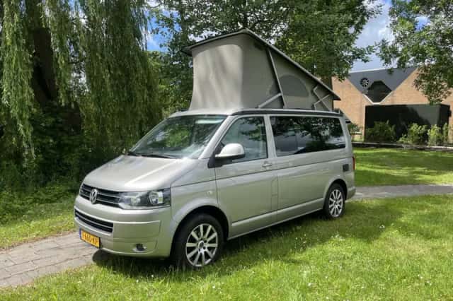 Volkswagen California (2015) thumbnail 1