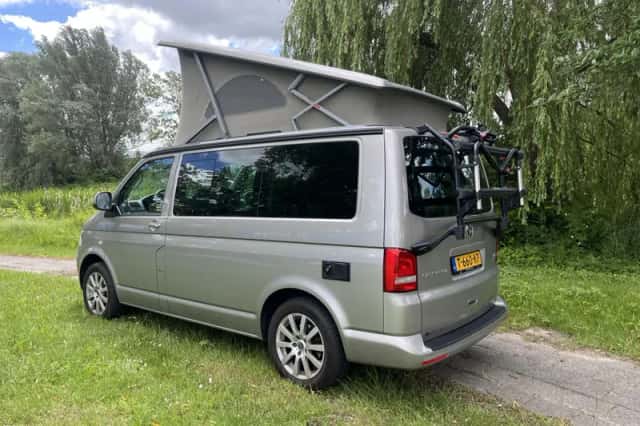 Volkswagen California (2015) thumbnail 2