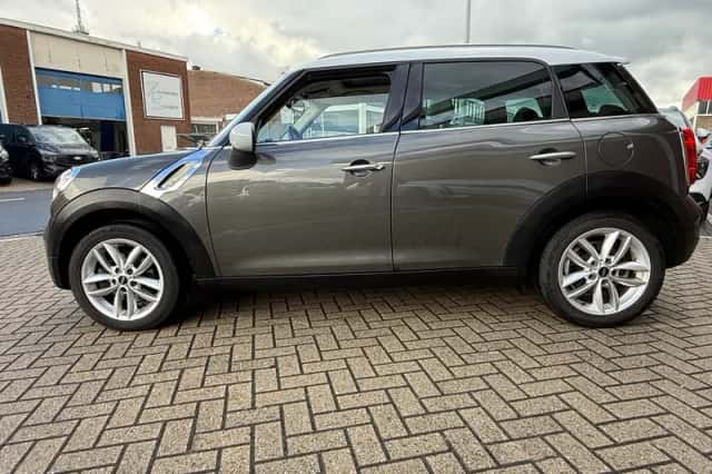 MINI Countryman (2011) thumbnail 5