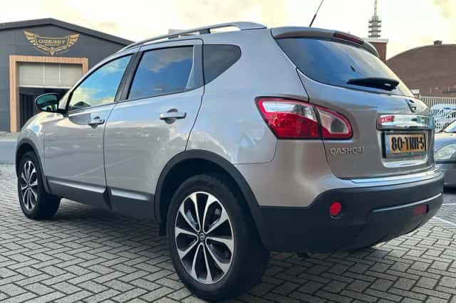 Nissan Qashqai (2012) thumbnail 5