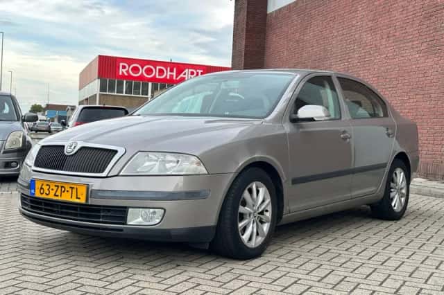 Škoda Octavia (2008) thumbnail 3
