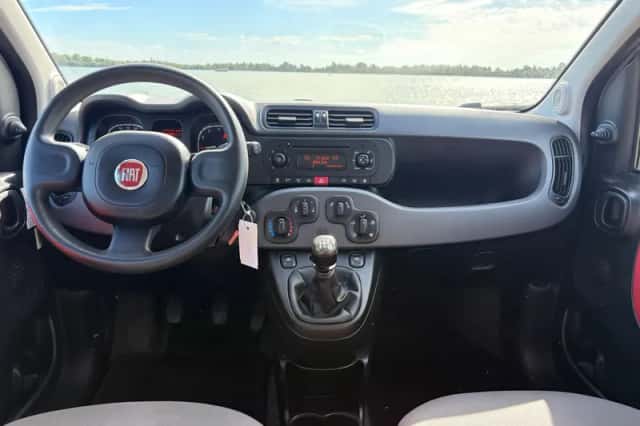 Fiat Panda (2016) thumbnail 2