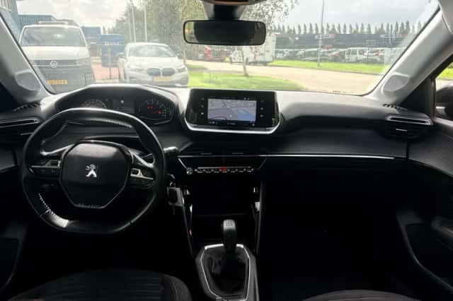 Peugeot 208 (2021) thumbnail 2