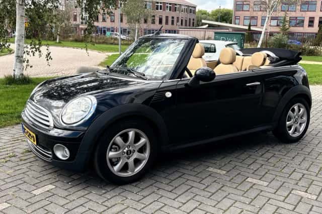 MINI Cabrio (2009) thumbnail 6
