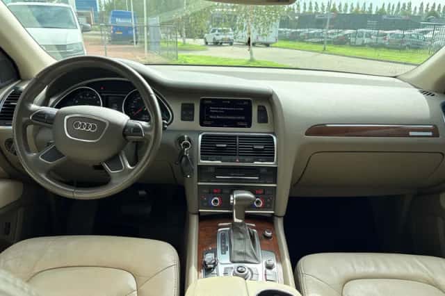 Audi Q7 (2012) thumbnail 2