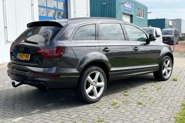 Audi Q7 (2012) thumbnail 6