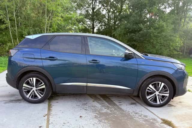 Peugeot 3008 (2022) thumbnail 5