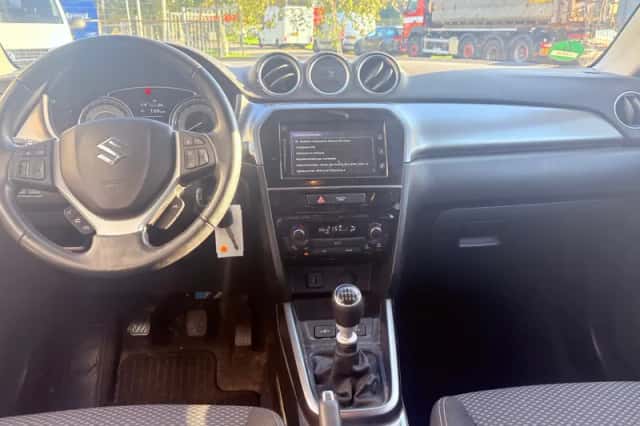 Suzuki Vitara (2020) thumbnail 2