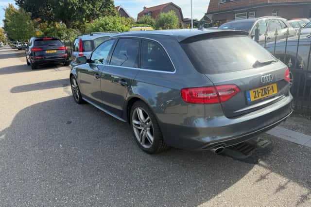 Audi A4 (2013) thumbnail 5
