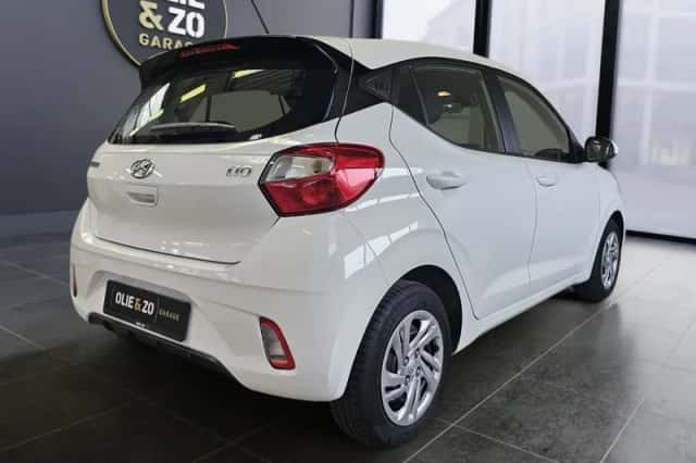 Hyundai i10 (2023) thumbnail 3