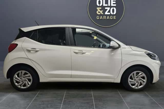 Hyundai i10 (2023) thumbnail 2