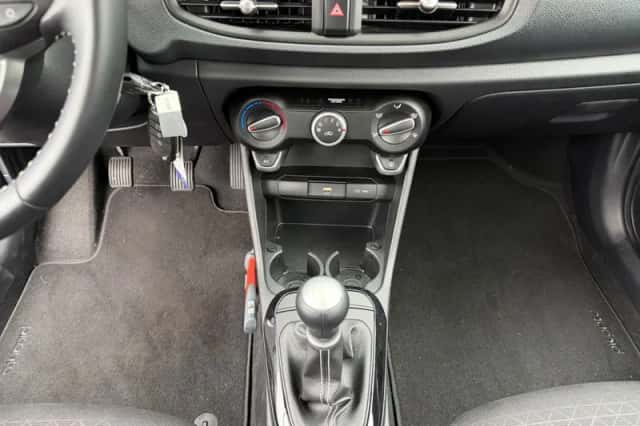 Kia Picanto (2024) thumbnail 4