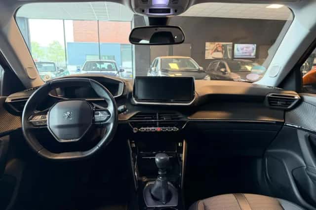 Peugeot 2008 (2021) thumbnail 4