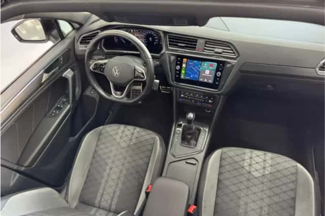 Volkswagen Tiguan (2021) thumbnail 2