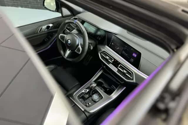 BMW X5 (2021) thumbnail 2