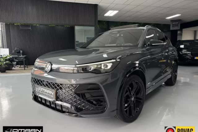 Volkswagen Tiguan (2024) thumbnail 1